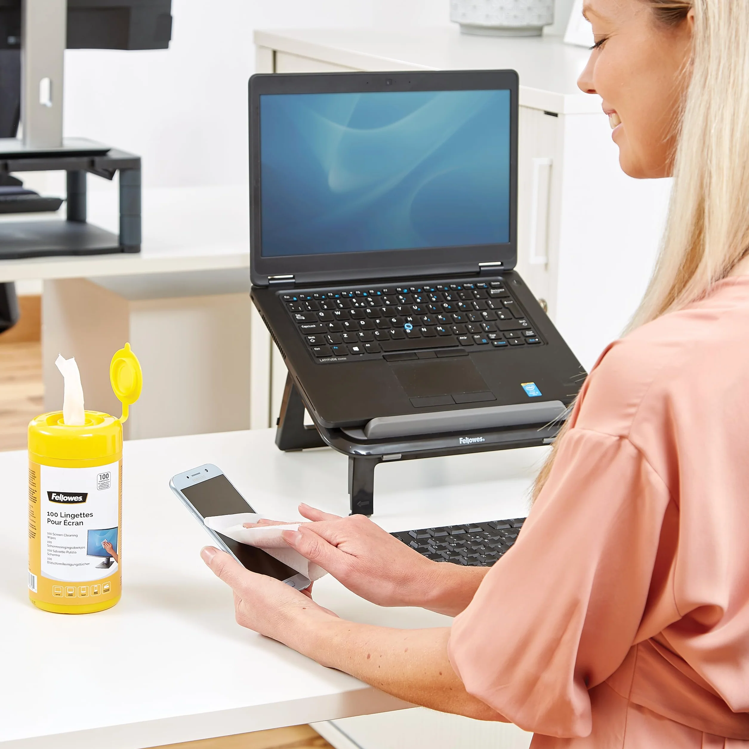Fellowes 100 chusteczek do ekranu i klawiatury do domu i biura - Monitor/laptop/iPad/telefon komórkowy/tablet chusteczki czyszczące pojedyncze opakowanie Multi