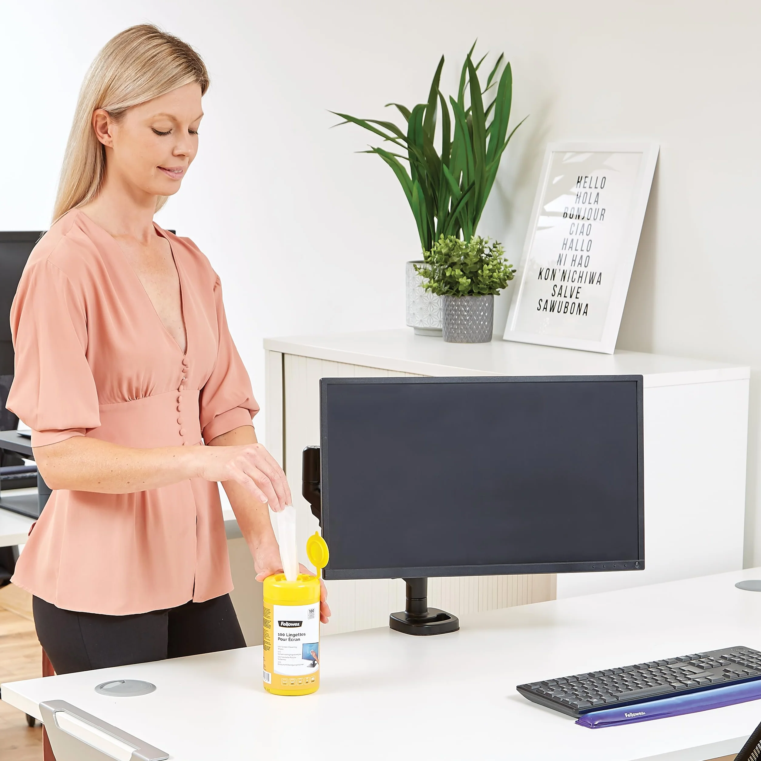 Fellowes 100 chusteczek do ekranu i klawiatury do domu i biura - Monitor/laptop/iPad/telefon komórkowy/tablet chusteczki czyszczące pojedyncze opakowanie Multi